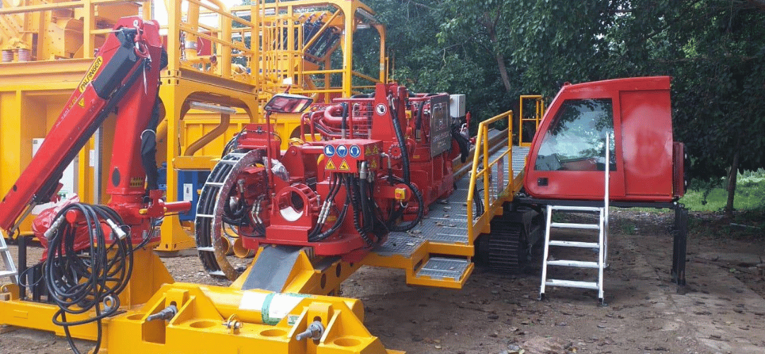 Horizontal directional drilling rig in field operation